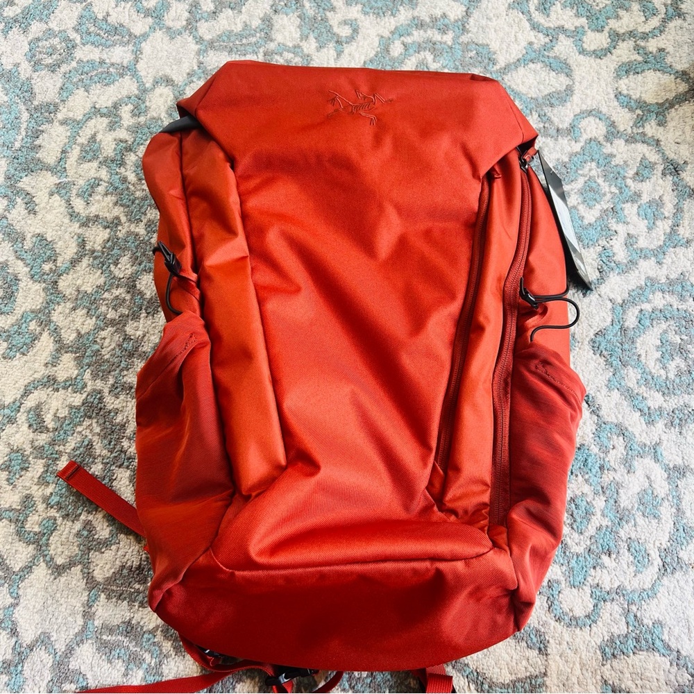 Arc’teryx Mantis 30 Backpack Sequoia Brand New